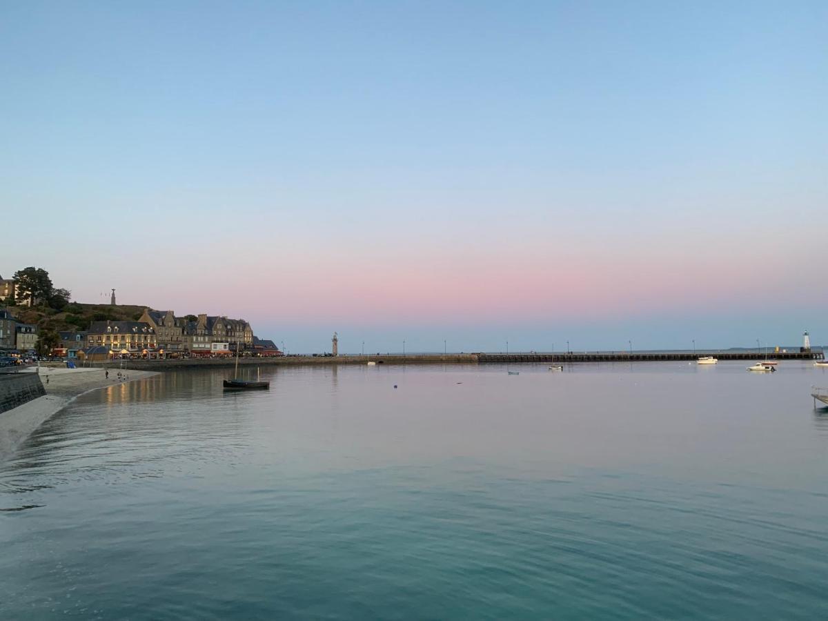 Apartamento Vue Sur Mer Cancale Exterior foto