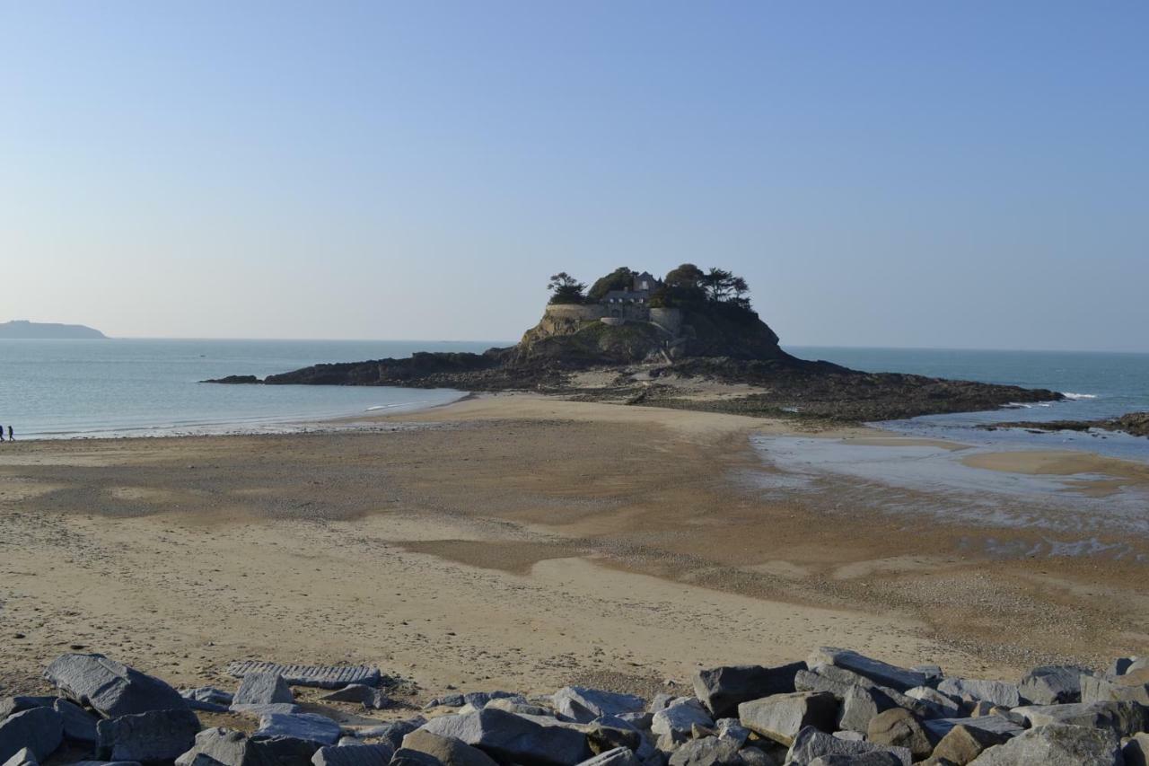 Apartamento Vue Sur Mer Cancale Exterior foto